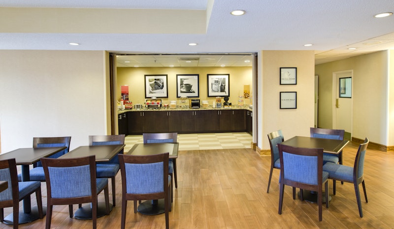 Hampton Inn Atlanta-Southlake 26/38