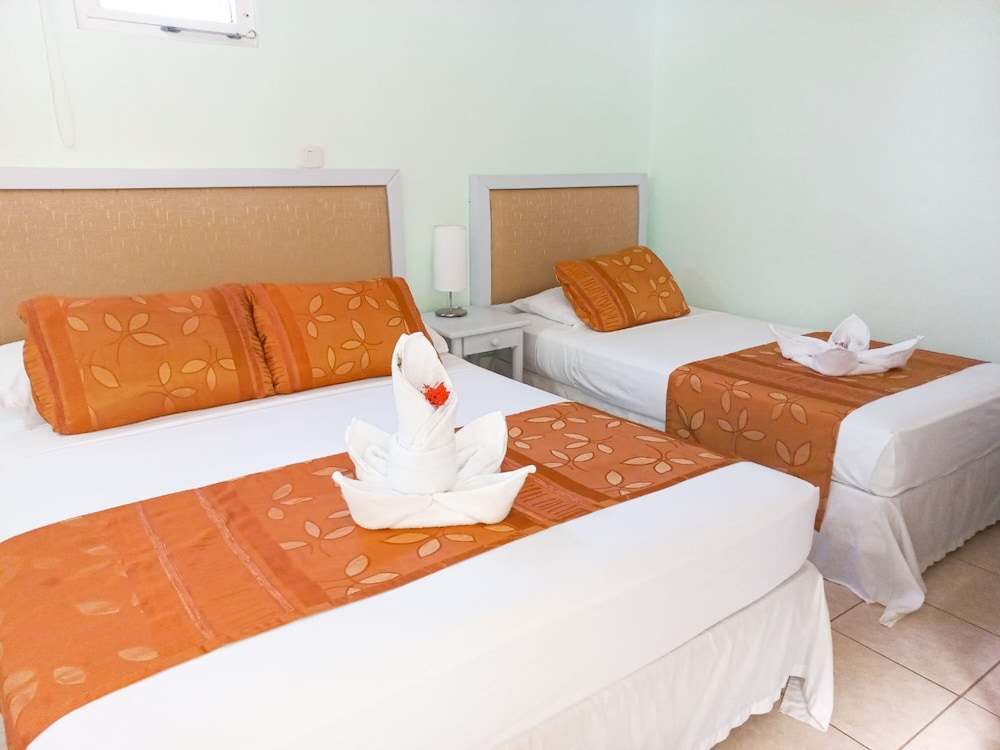 ROOM, TRIPLE