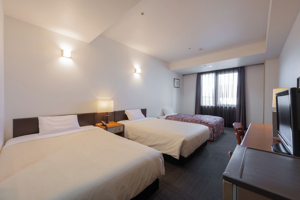 SUPERIOR, TWIN BEDS, SMOKING