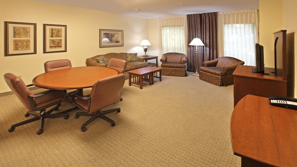 Staybridge Suites Hot Springs 43/53
