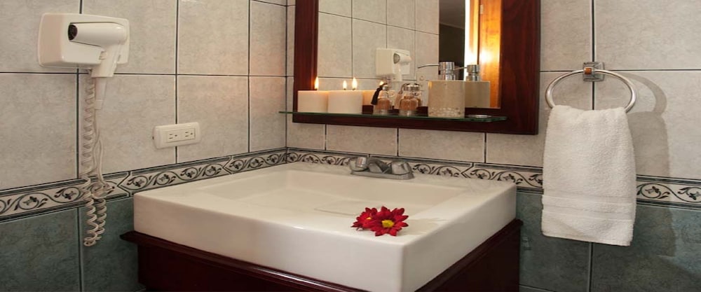 Hotel Suites And Apartments La Sabana 39/39