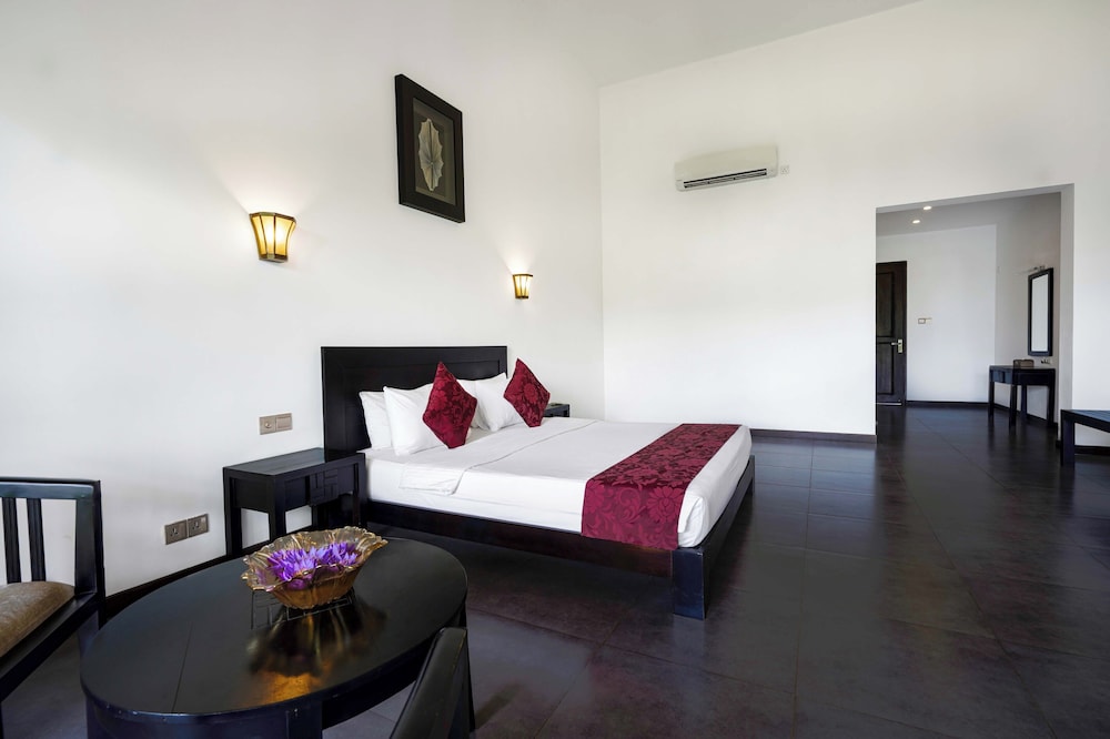 Grand Tamarind Lake Hotel 19/57