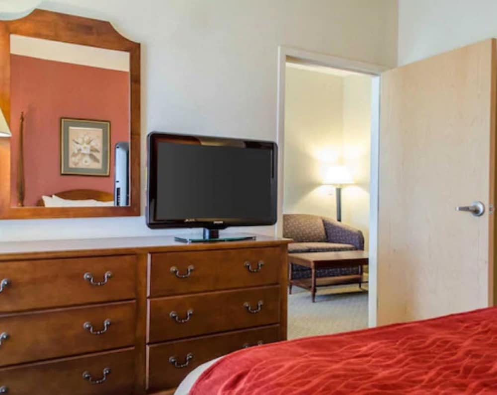 Comfort Inn and Suites York, PA 37/44