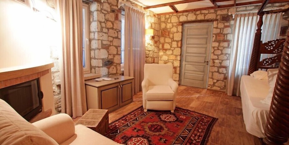 Igdeli Han Suit Otel Alacati 32/50