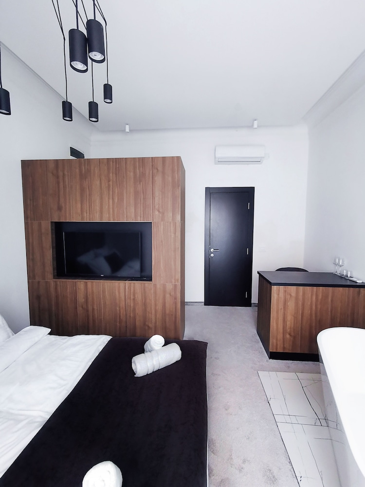 Kings Palace Suites 39/50