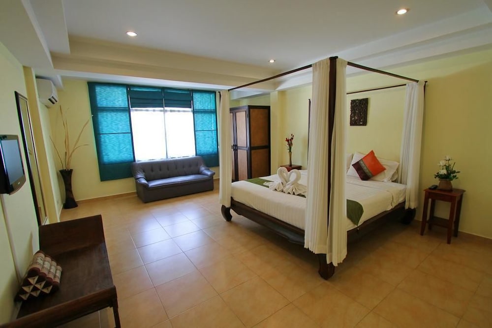 Baan Suay Hotel 27/40