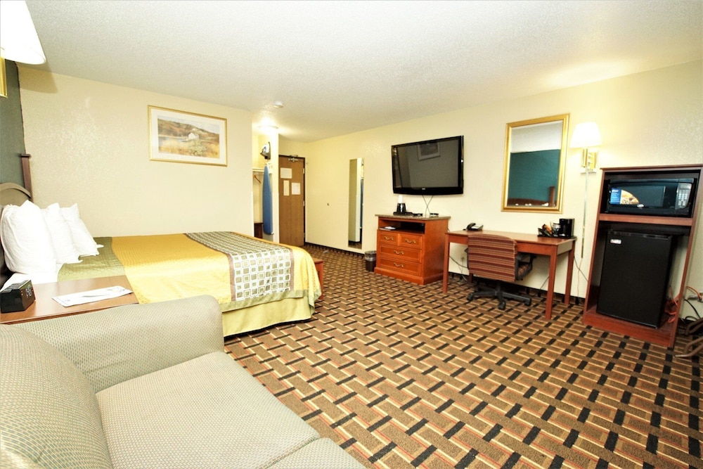Faribault Hometown Inn & Suites 20/41