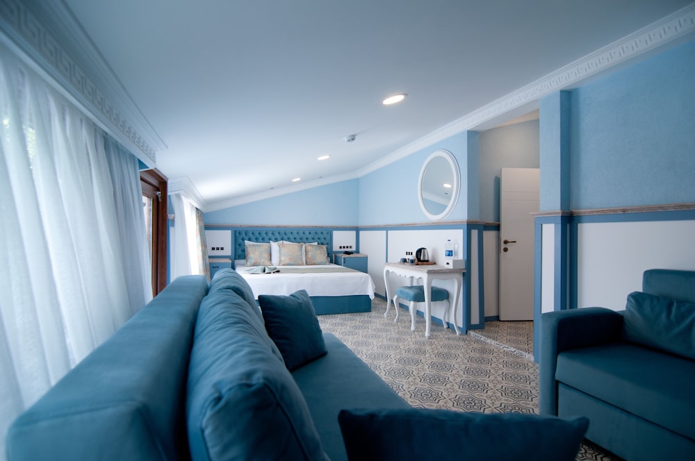 Center Hill Hotel 28/50