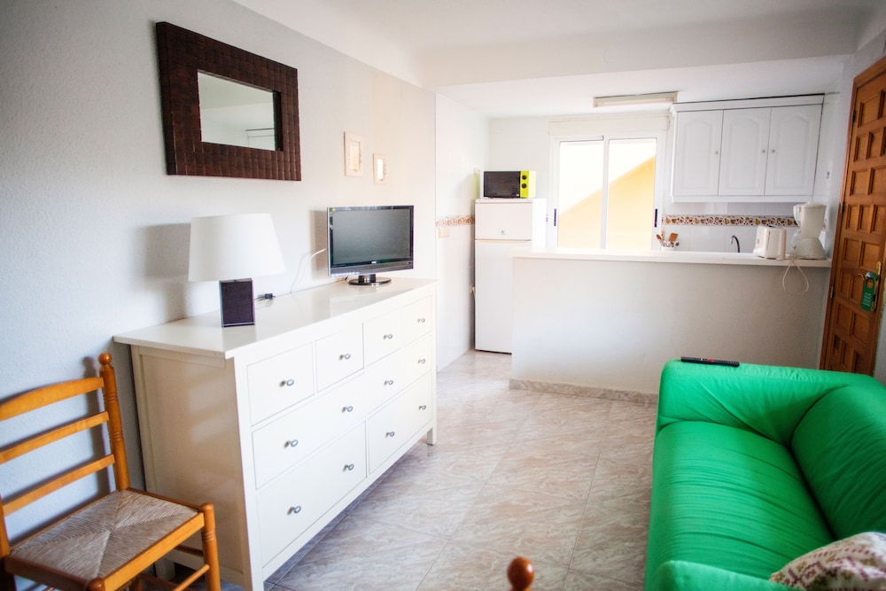 Hostal Alba 26/50