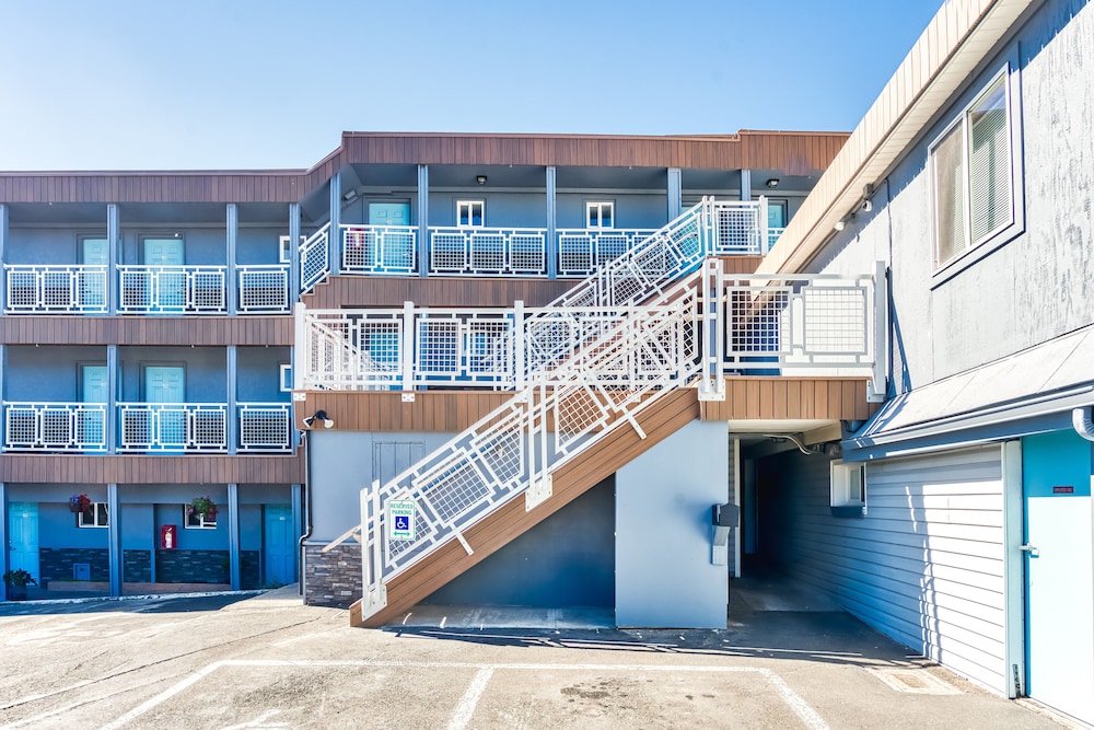 Seagull Beachfront Inn 2/50