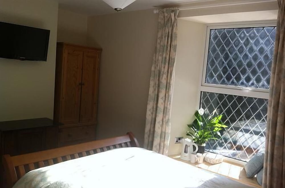 The Waterwheel Inn 12/50