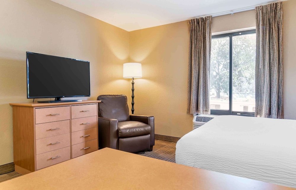 Extended Stay America - Detroit - Warren 36/46