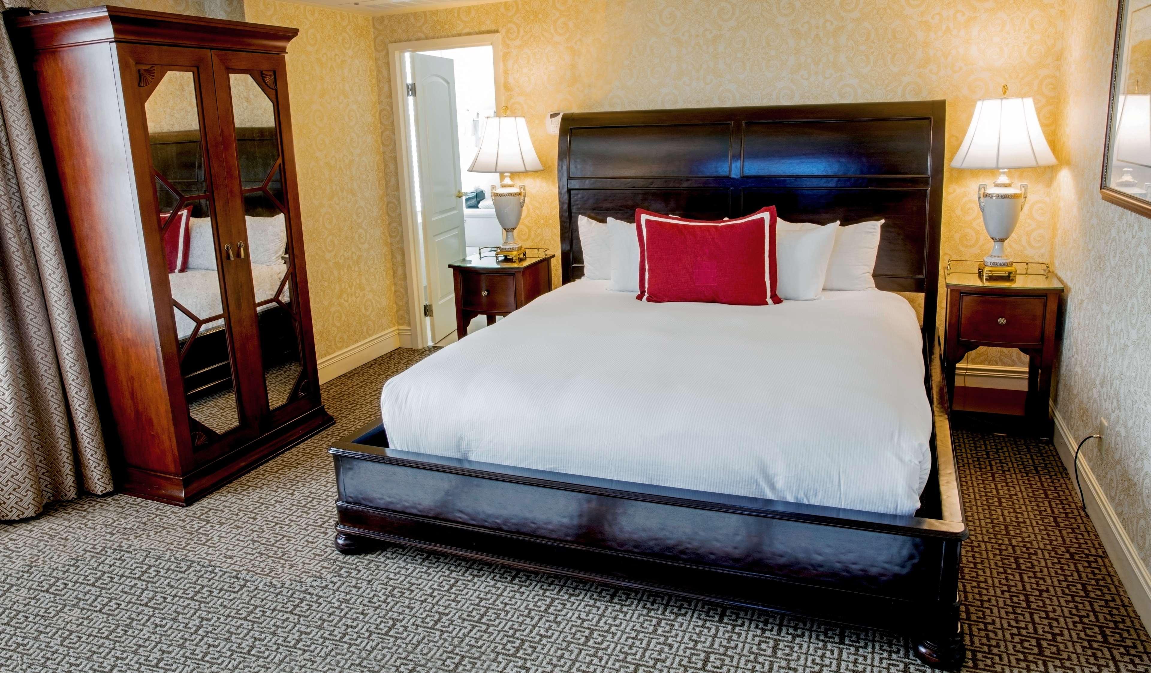 2 Rooms, Executive, Suite, Parlor