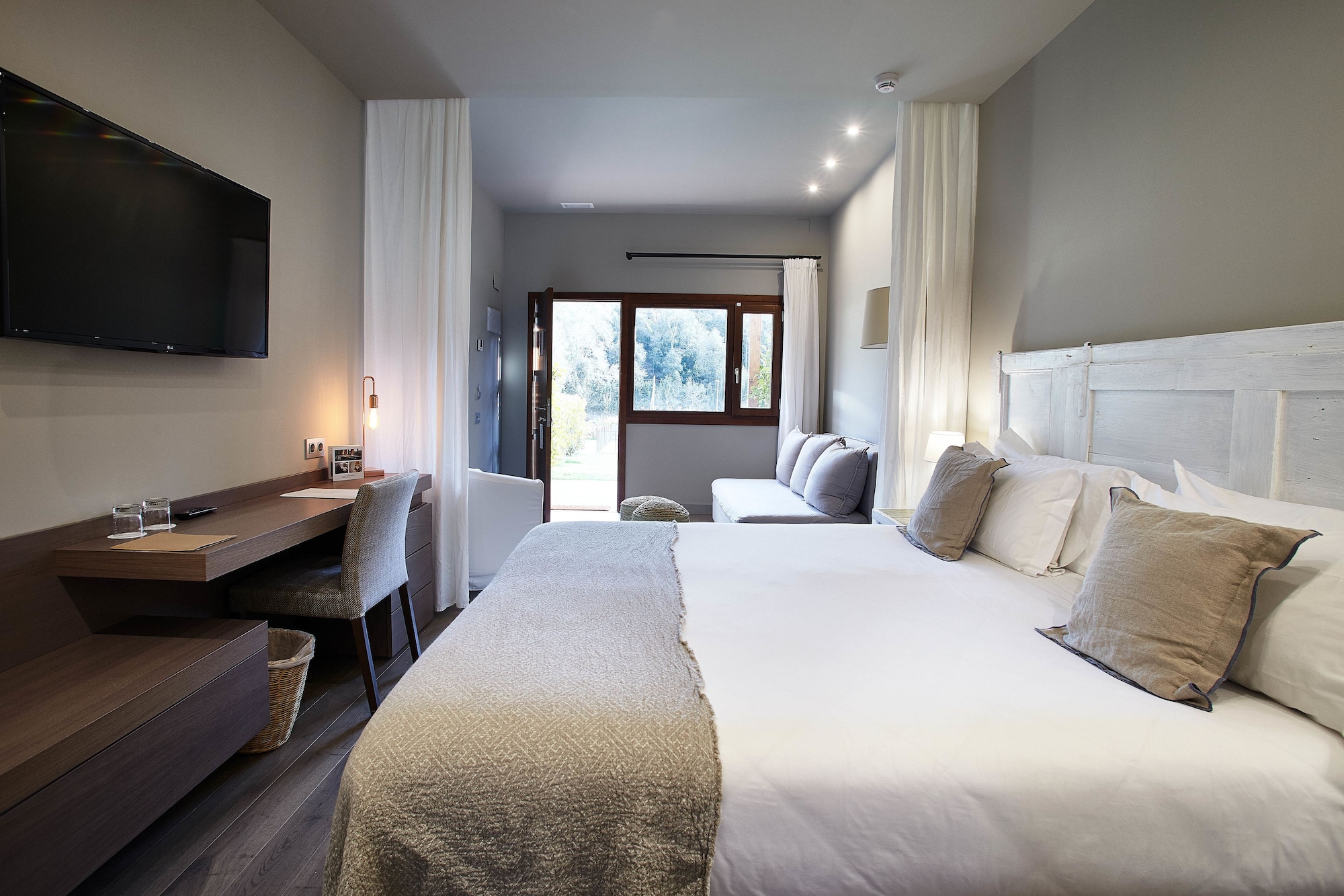 JUNIOR SUITE, GARDEN AREA