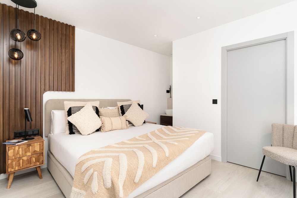 2 BEDROOMS, APARTMENT, BALCONY