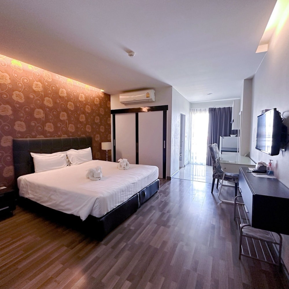 SUPERIOR, KING BED