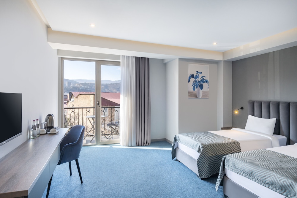 Hotel Address 9D 22/54