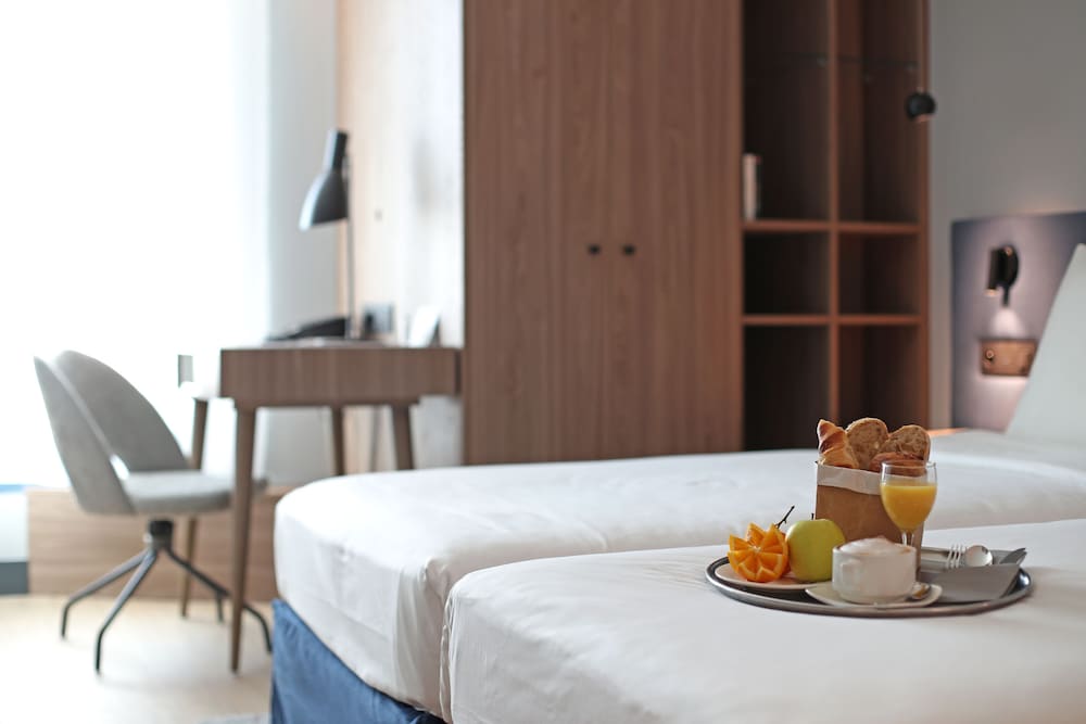 radisson hotel nice airport 35/82