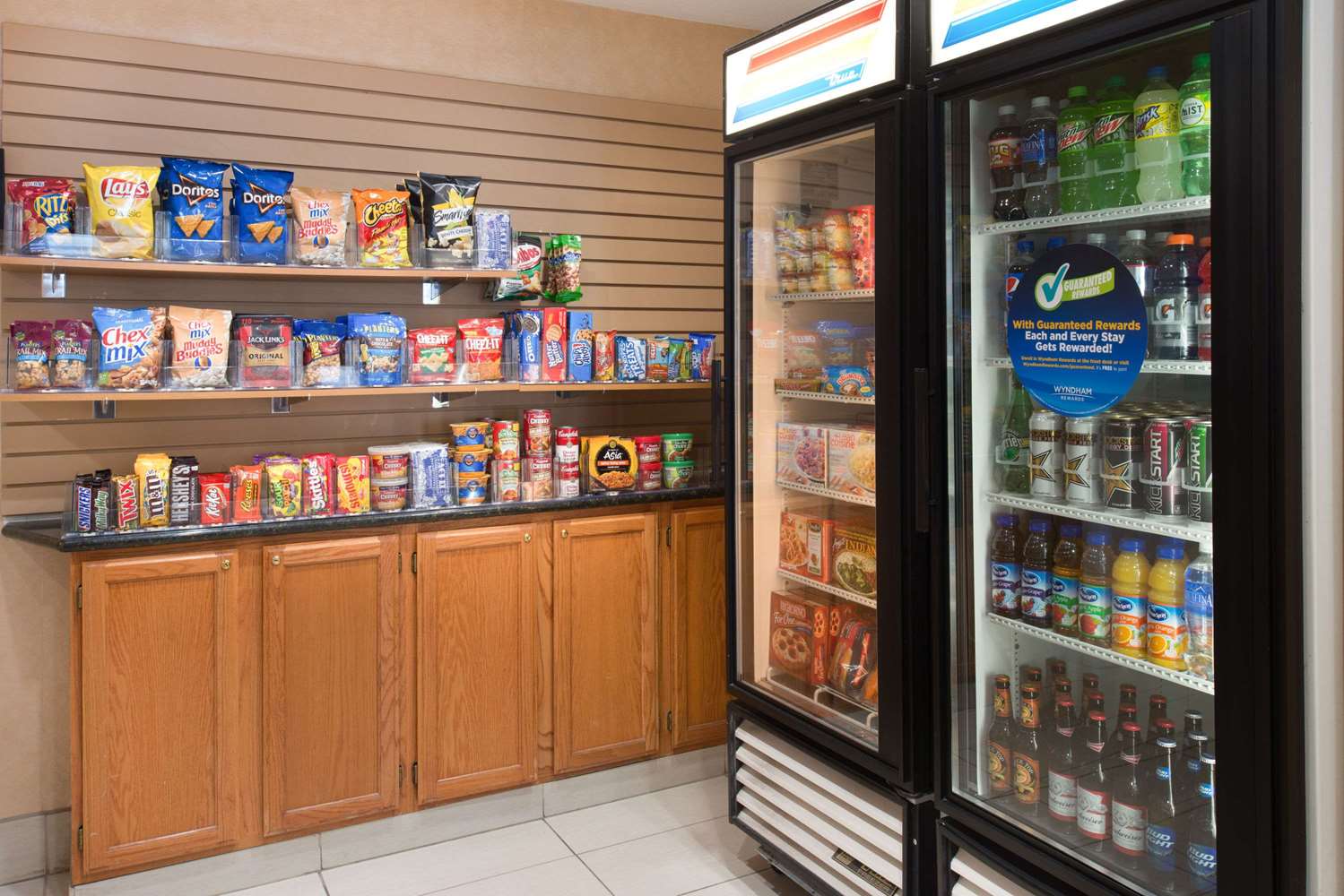 Craigshire Suites St Louis Westport Plaza 7/40