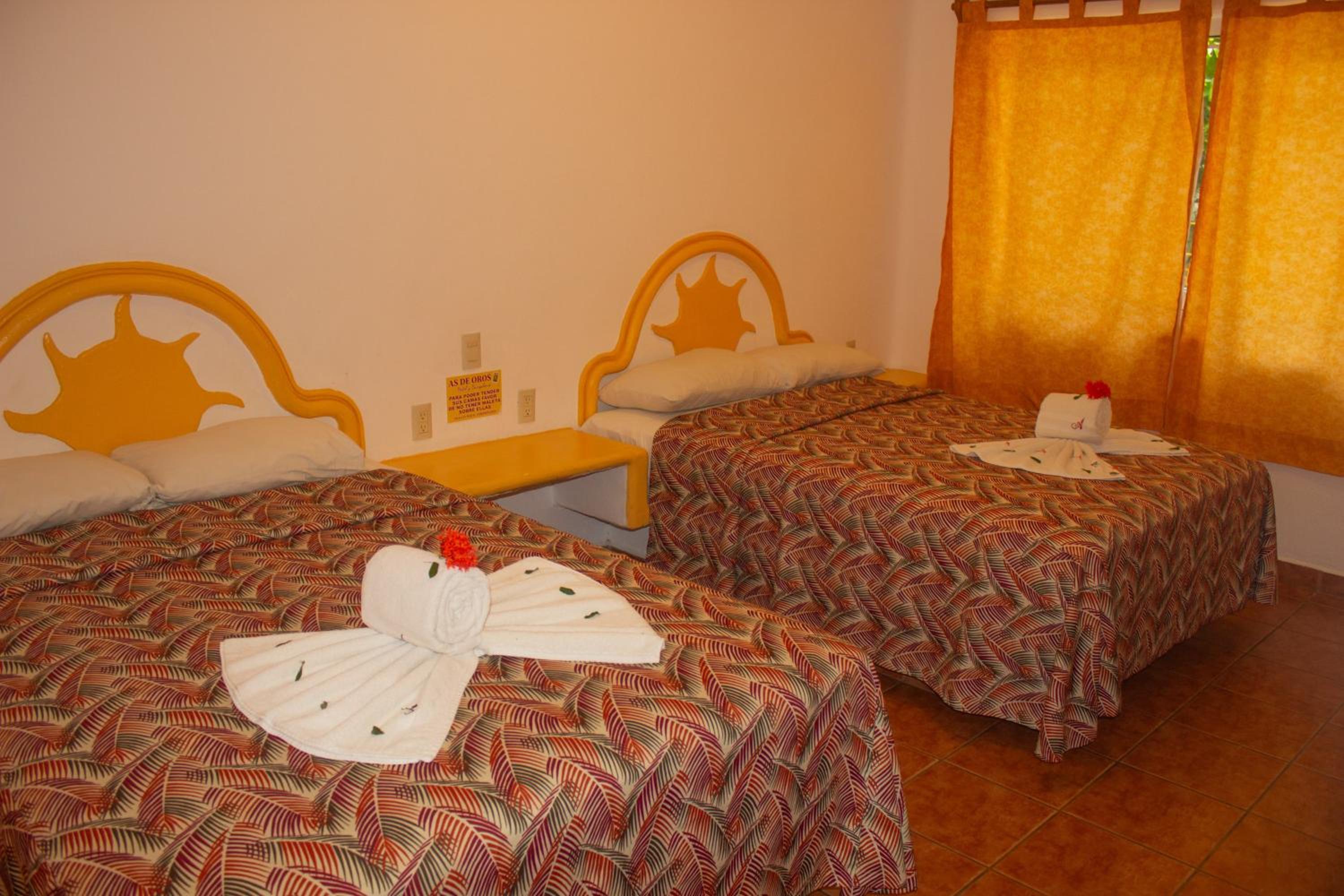 Hotel y Bungalows As de Oros 34/63