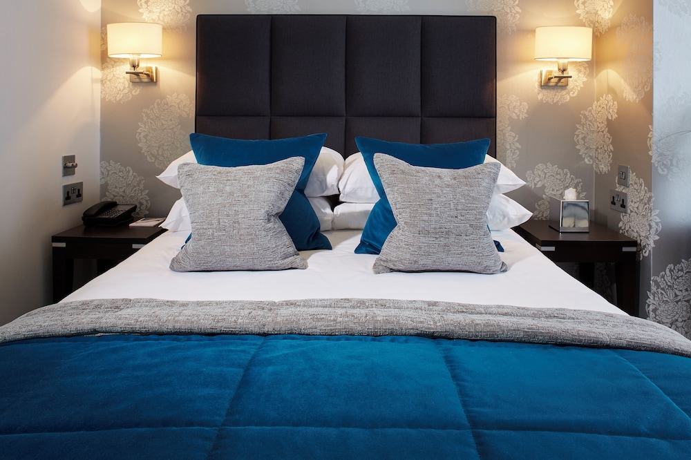 Semi Basement, Double Bed