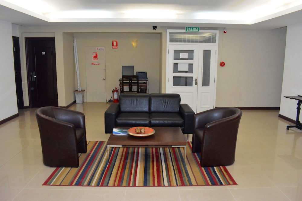 De La Plaza Hotel 40/54