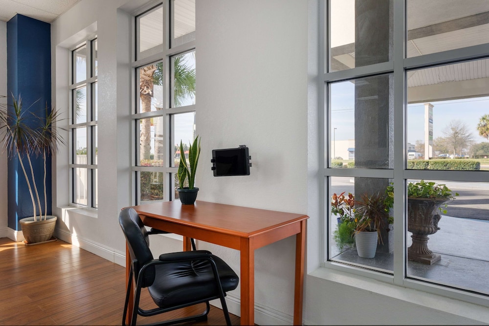 Baymont by Wyndham Marianna 47/60