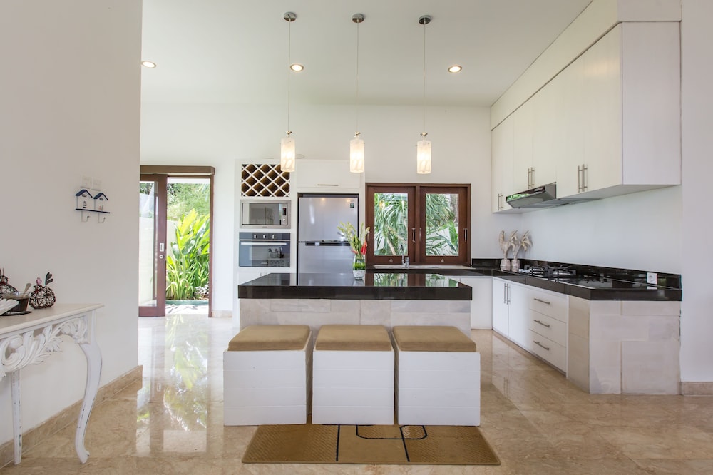 Villa Club Corner Residence by Nagisa Bali 4/34