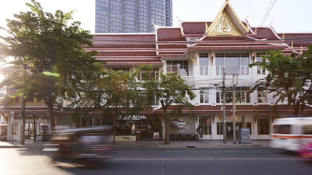 Montien Hotel Surawong Bangkok 40/48