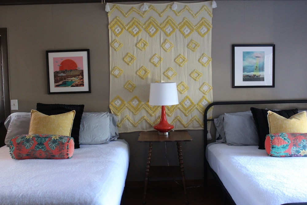 Frio Springs Lodges 33/50