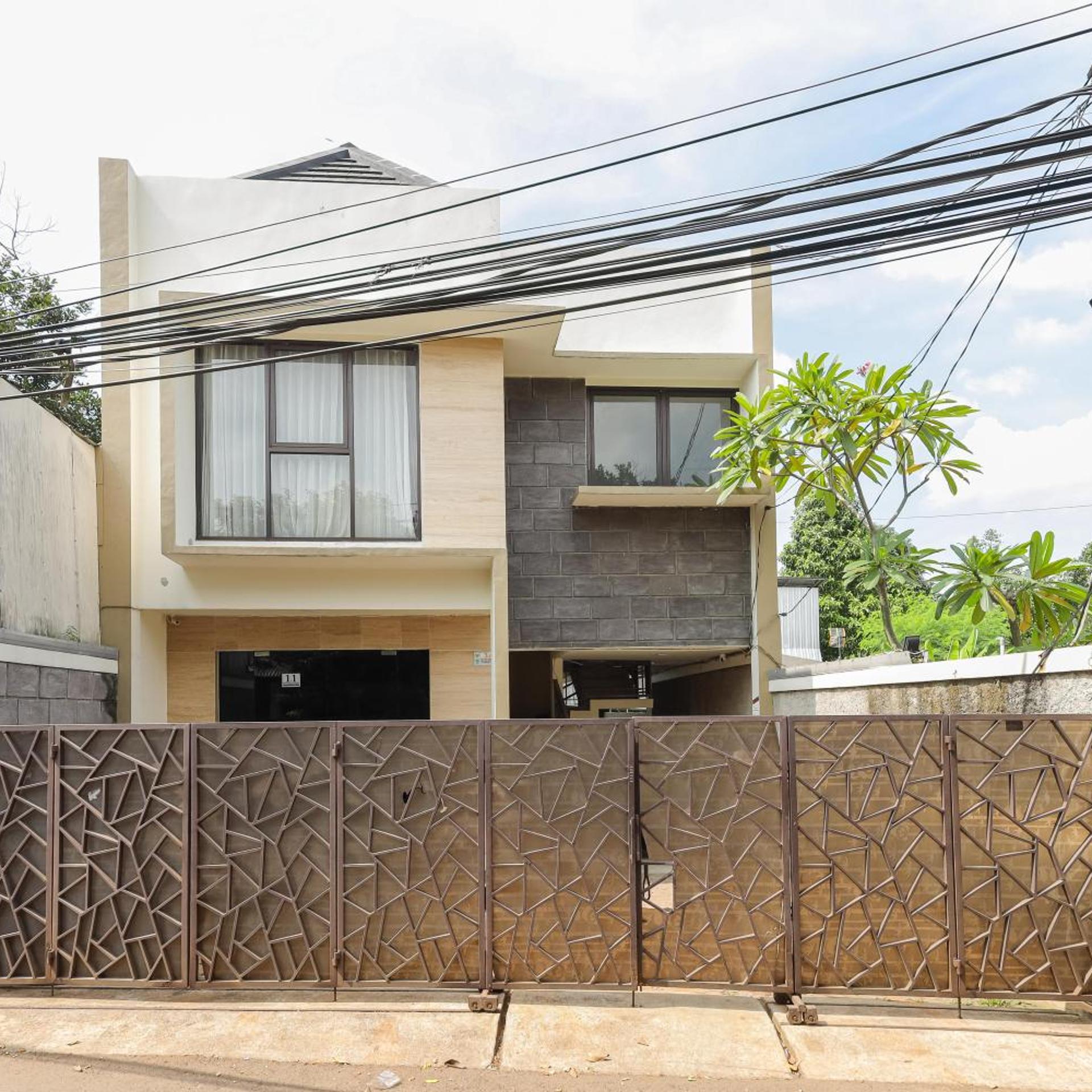 RedDoorz Syariah near Green Park Jatiwarna 2/50