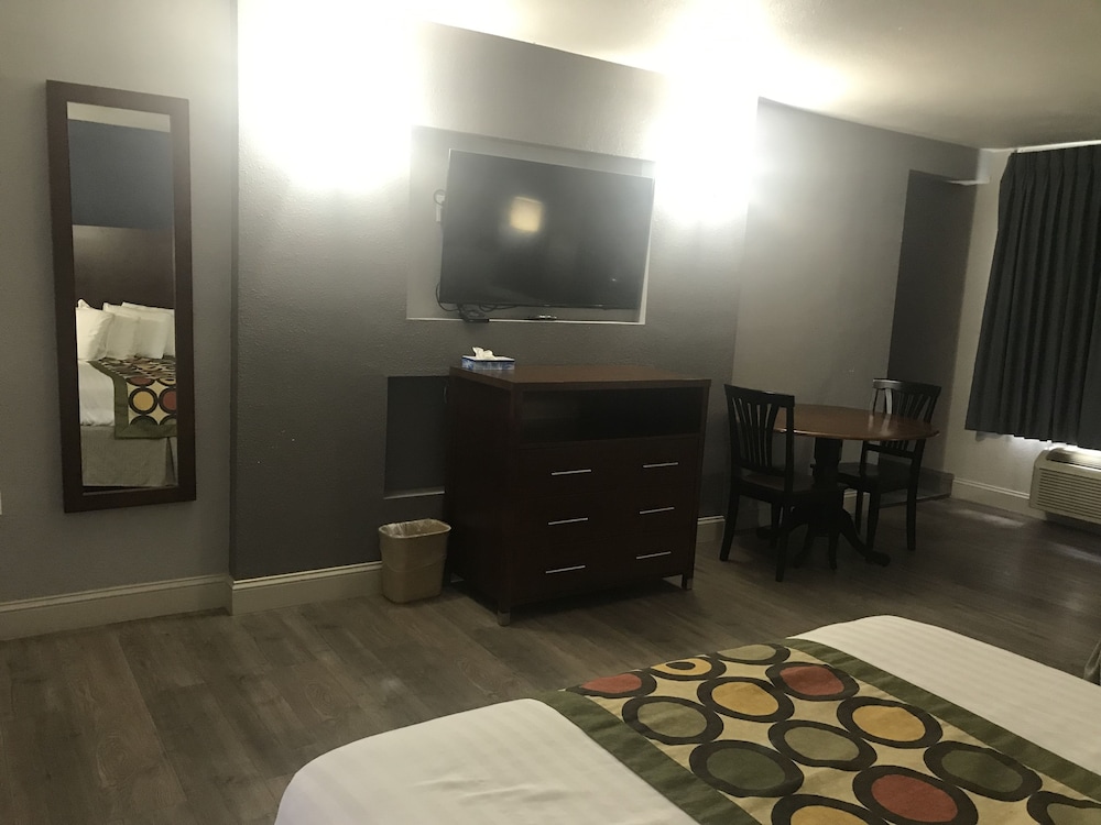 Alamar Resort Inn 23/38
