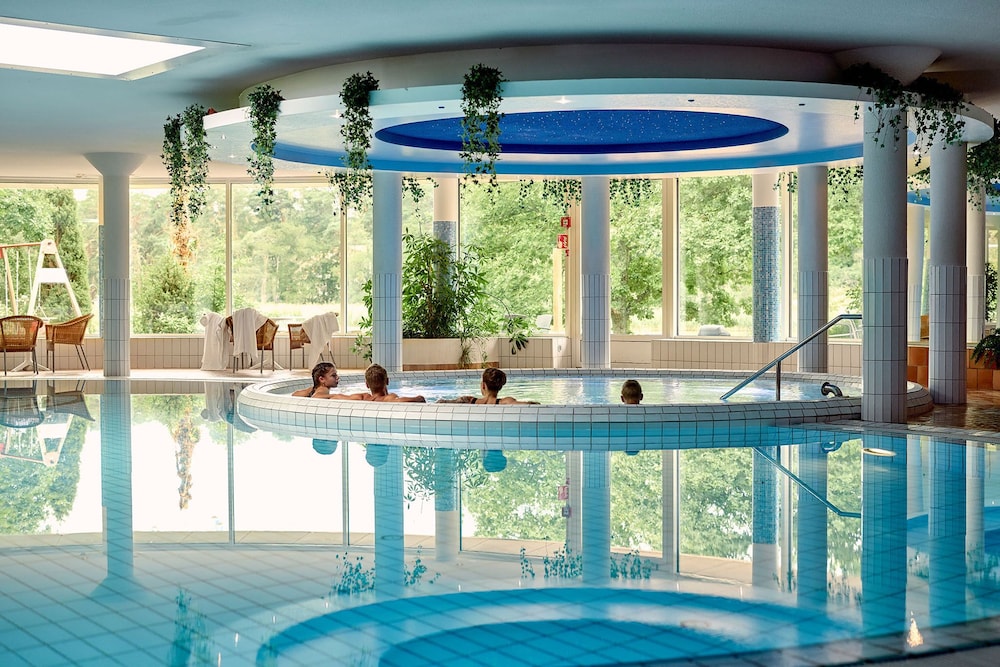swimming pool spa