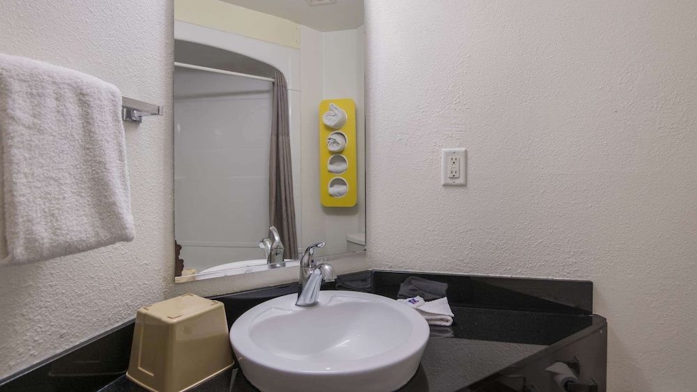 Motel6 Roswell, NM 44/45