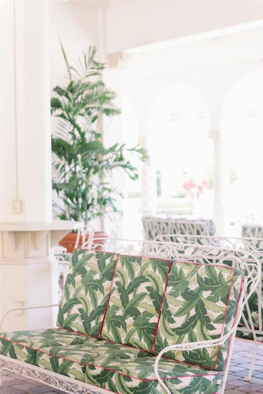 Hemingway Suites at Palm Beach Hotel Island 12/50