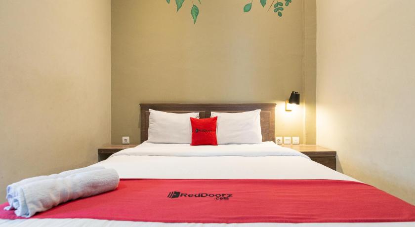 Reddoorz Plus Near Mall Slipi Jaya 22/50
