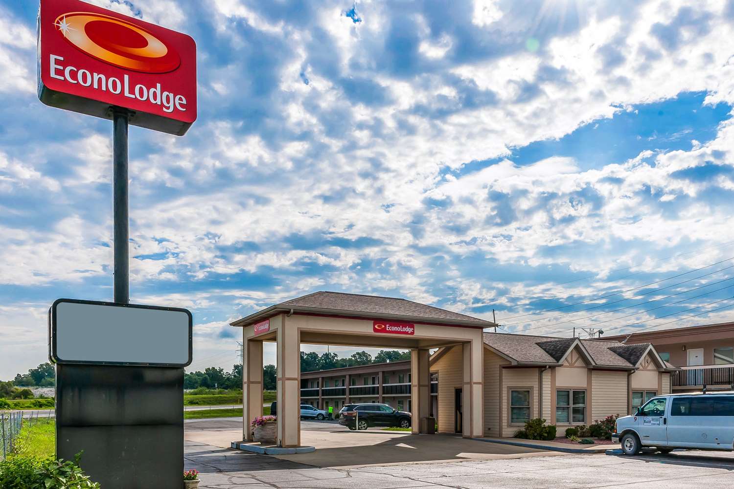 Econo Lodge Vincennes IN 18/19