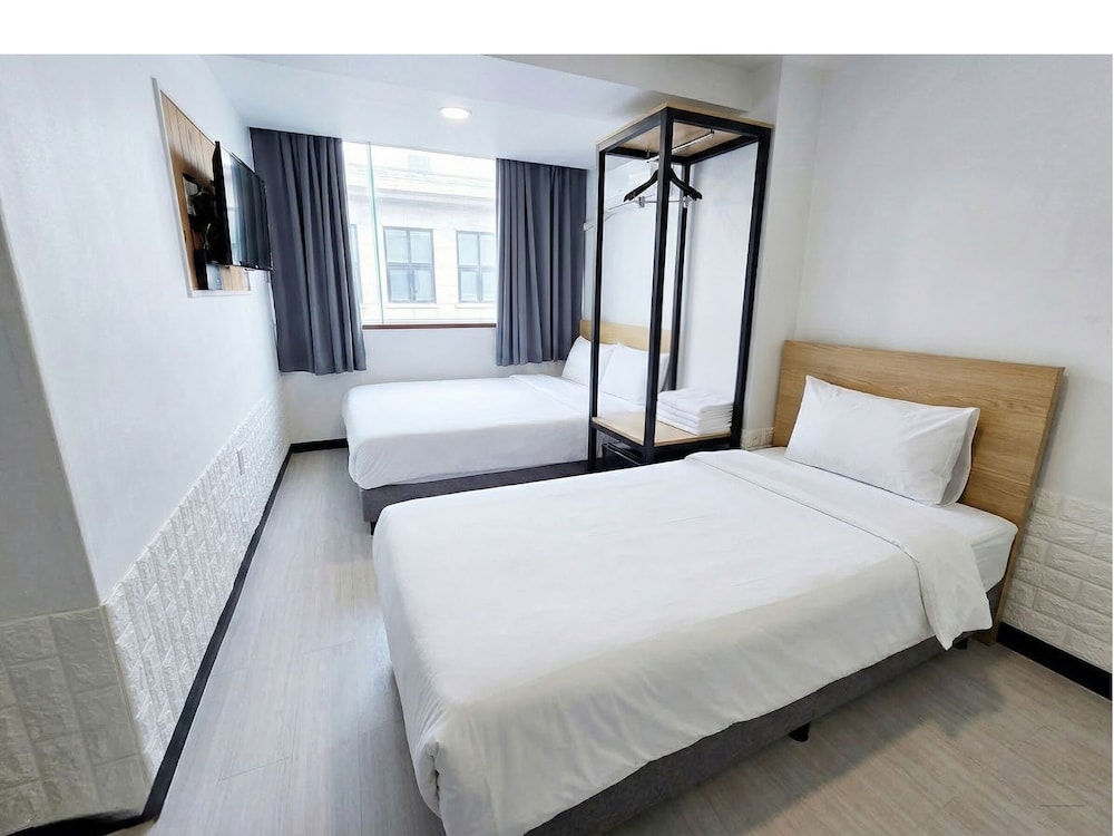DELUXE, TWIN BEDS