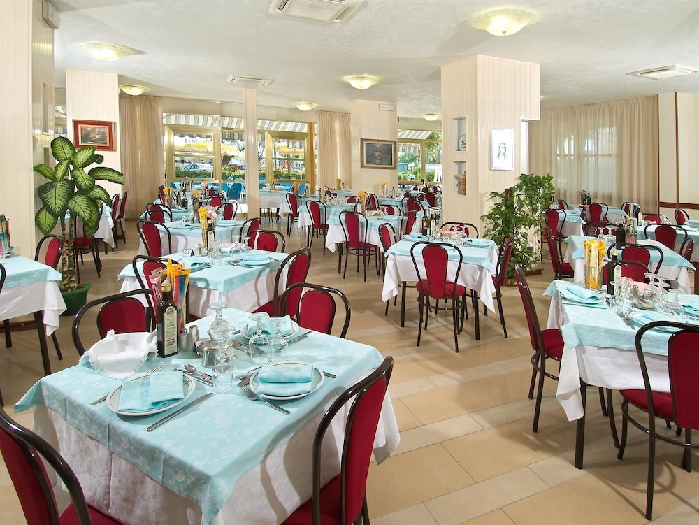 Hotel Odeon 30/48
