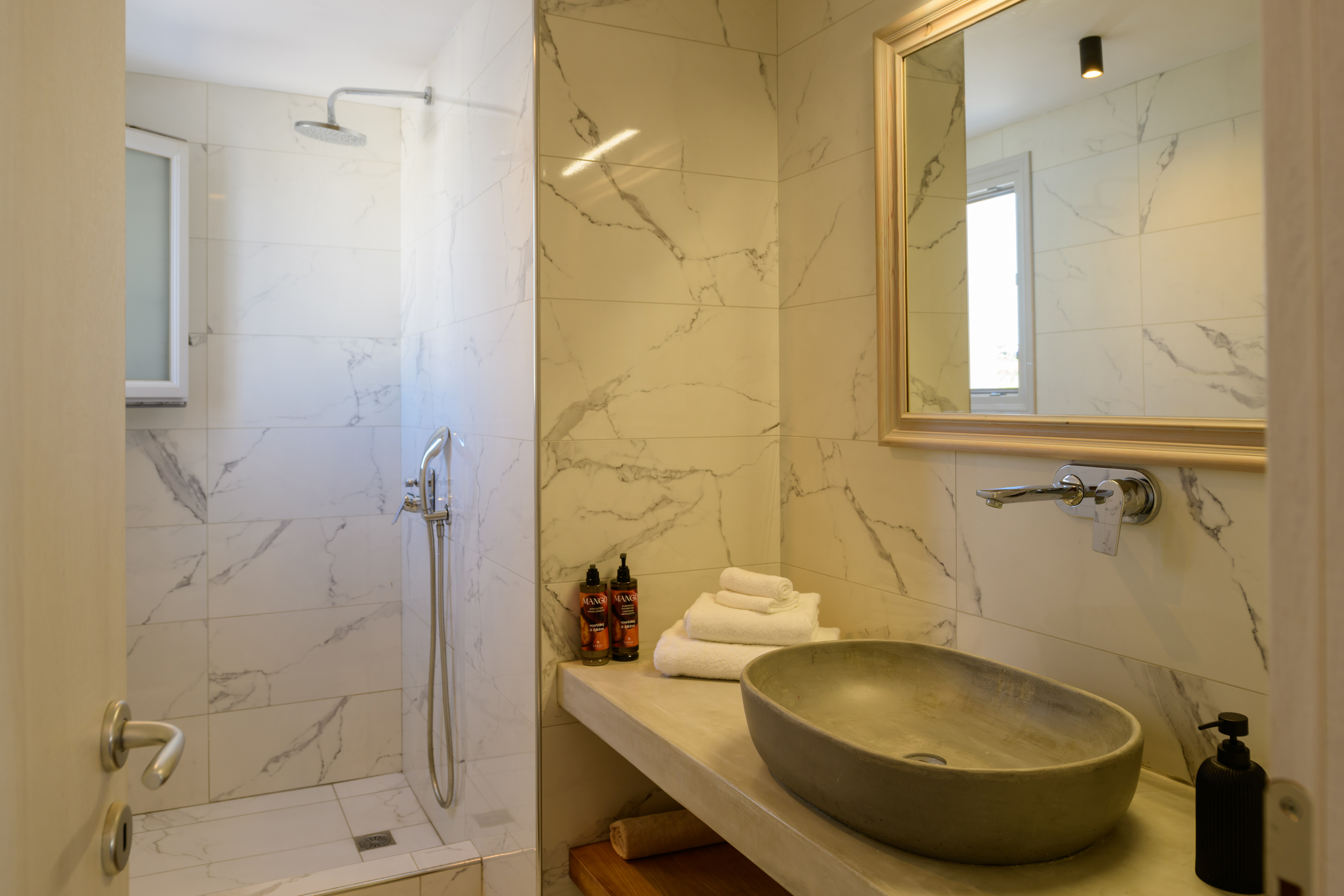 Safrani Suites 58/60