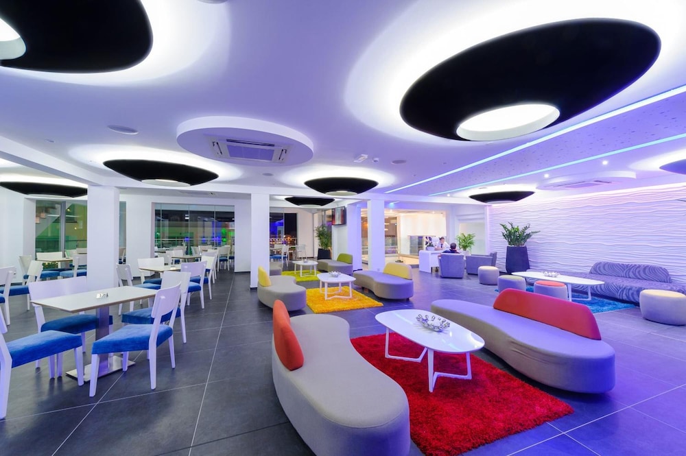 Tasia Maris Oasis Hotel 65/77