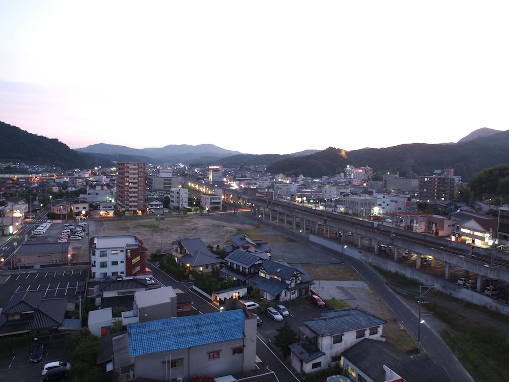 Central Hotel Takeo 34/39