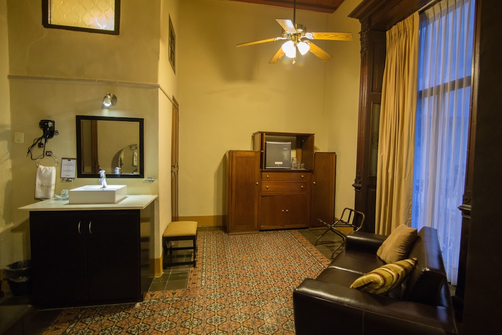 Gran Hotel de Merida 58/68