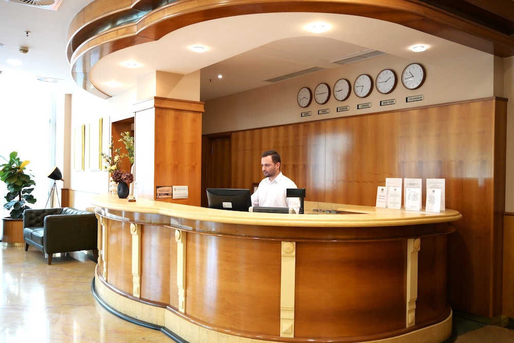 Karpos Hotel 3/50