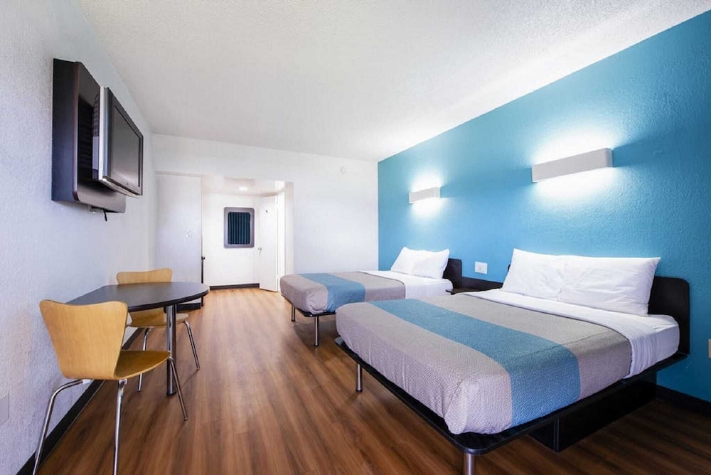 Motel6 Jacksonville, NC 19/50