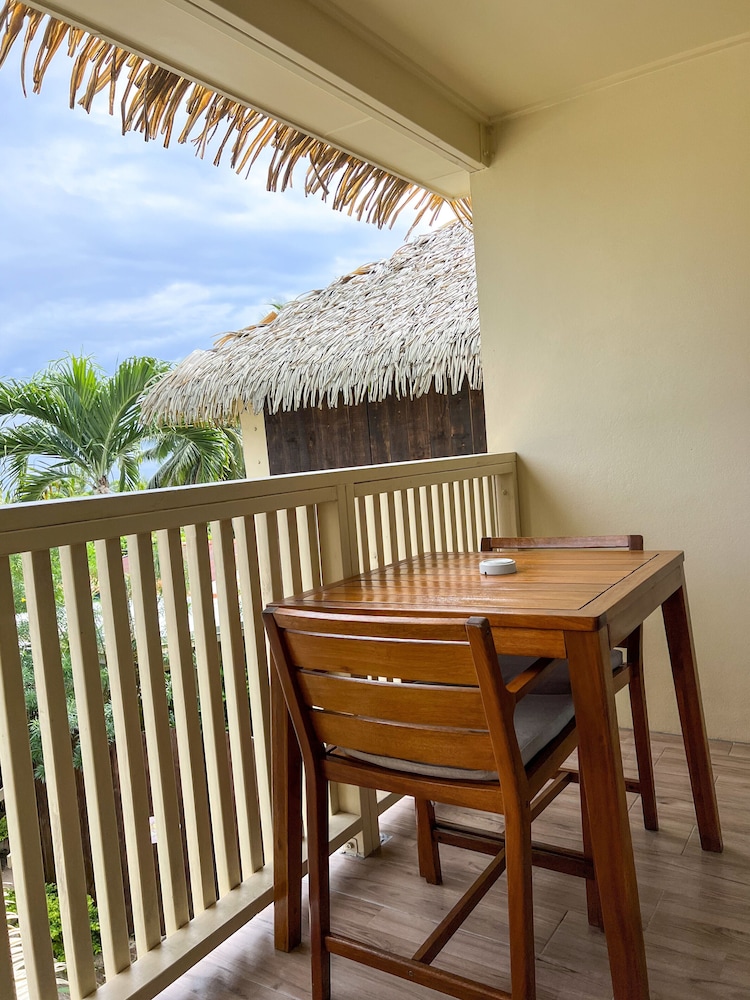 Castaway Resort 60/80