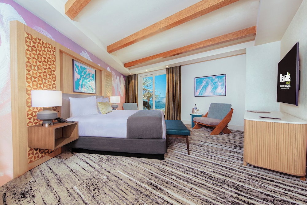 Dive In, Coast, Suite, King Bed