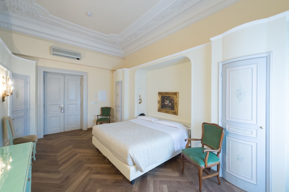 Grand Hotel Liberty 12/50