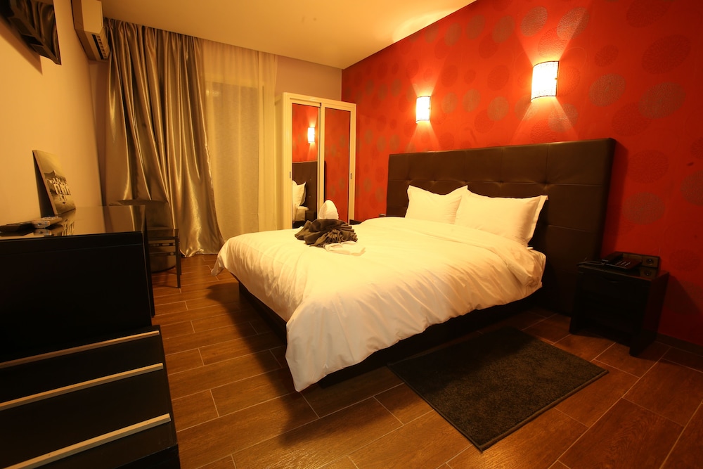 Hotel Swani 8/26