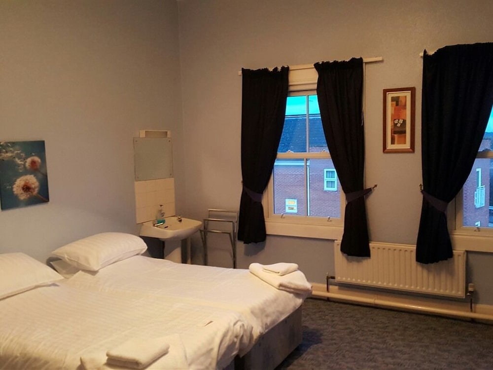 Station Hotel 17/56